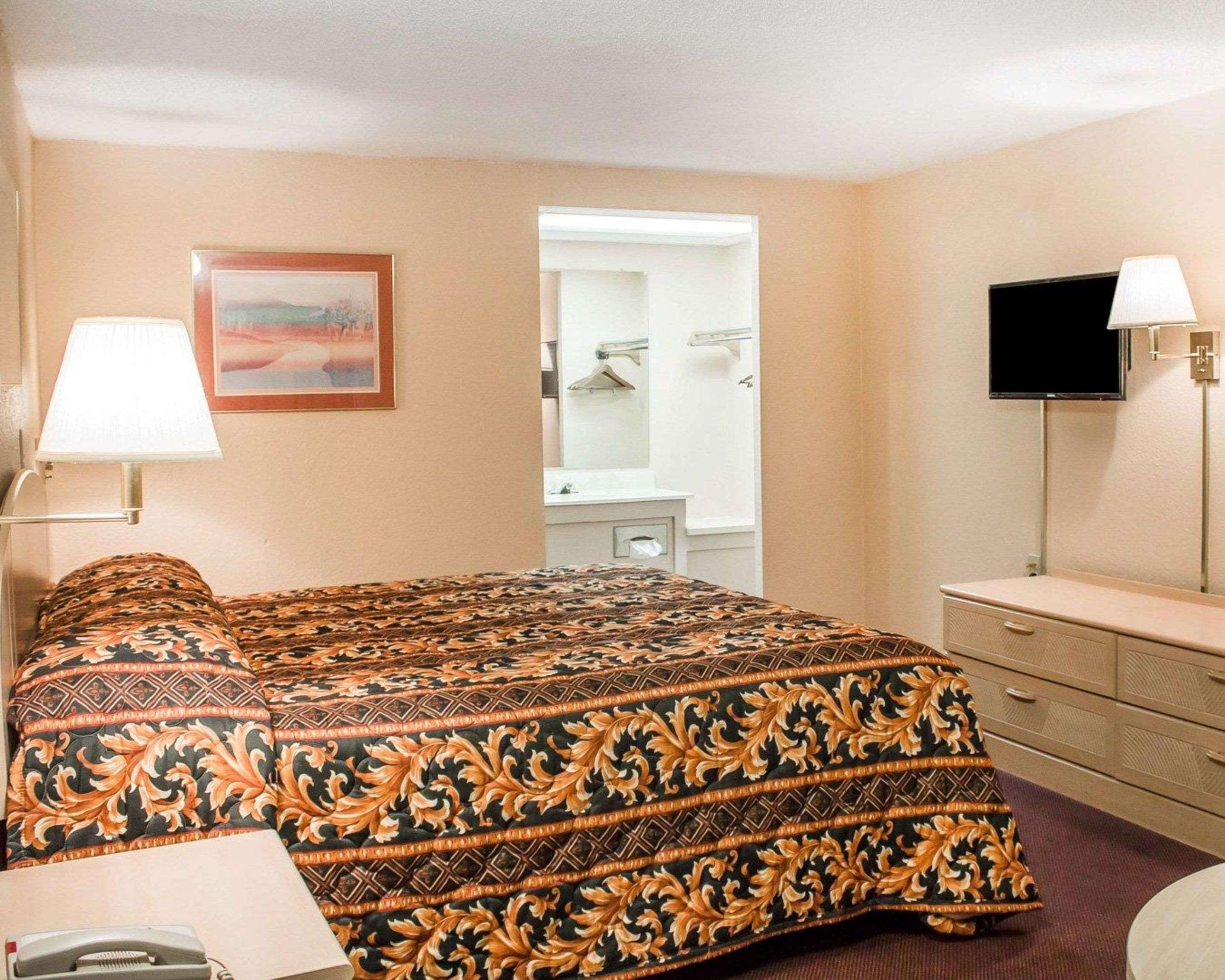 Rodeway Inn Findlay Exterior foto